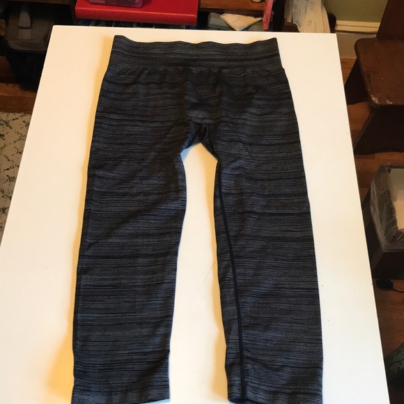 Fabletics Pants - Fabletics striped cropped leggings